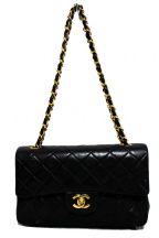 CHANELシャネル）の古着「チェーンショルダーバッグ」