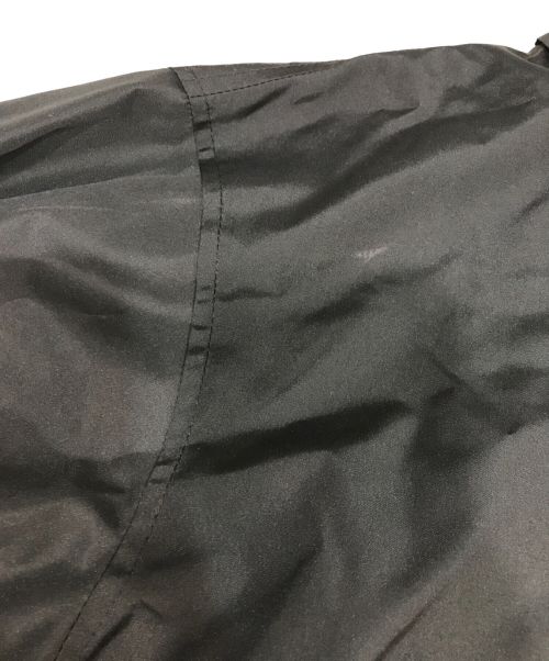 YOHJI YAMAMOTO（ヨウジヤマモト）YOHJI YAMAMOTO (ヨウジヤマモト) New Era (ニューエラ) コーポレートロゴナイロンコーチジャケット　YL-Y01-930　00周年記念  ブラック サイズ:Sの古着・服飾アイテム