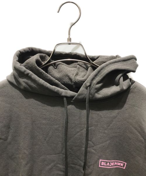 BORN PINK（ボーンピンク）BORN PINK (ボーンピンク) BLACK PINK (ブラックピンク) TOUR HOODIE　BORN PINK　BLACK PINK ブラウン サイズ:Mの古着・服飾アイテム