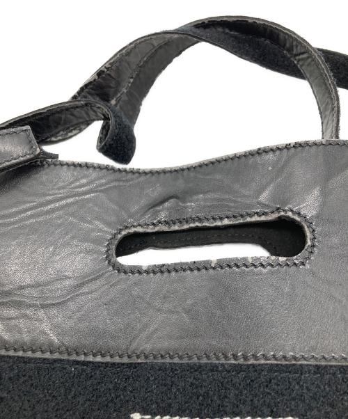 MM6 Maison Margiela（エムエムシックスメゾンマルジェラ）MM6 Maison Margiela (エムエムシックスメゾンマルジェラ) マジックテープショルダーバッグ　S54WG0018 ブラックの古着・服飾アイテム