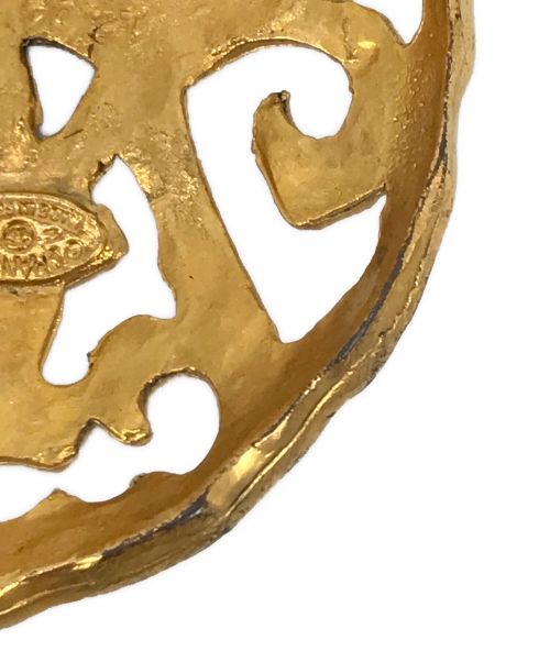 CHANEL（シャネル）CHANEL (シャネル) ブローチ　プレート刻印25 ゴールドの古着・服飾アイテム