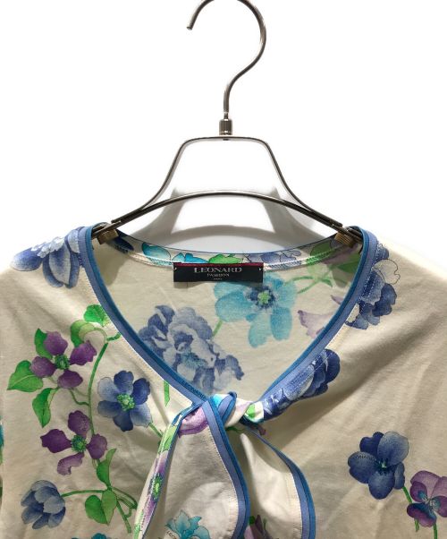 LEONARD（レオナール）LEONARD (レオナール) リボンタイTシャツ ホワイト×ブルー サイズ:Lの古着・服飾アイテム