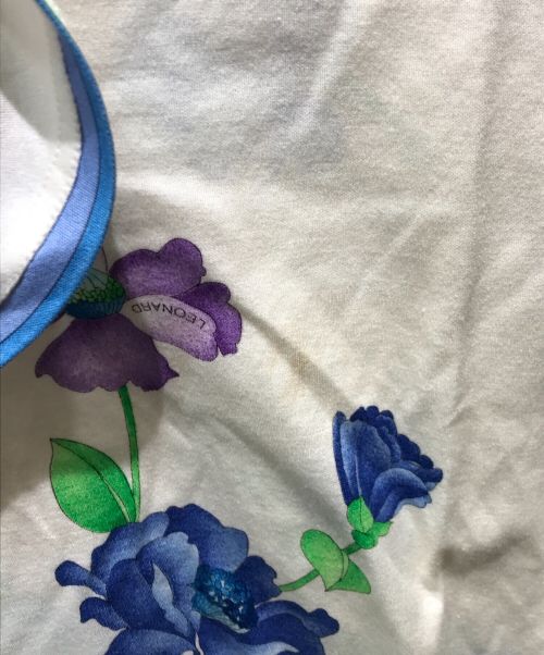 LEONARD（レオナール）LEONARD (レオナール) リボンタイTシャツ ホワイト×ブルー サイズ:Lの古着・服飾アイテム
