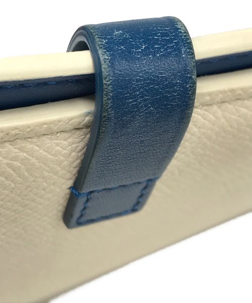 CELINE（セリーヌ）CELINE (セリーヌ) ラージストラップウォレット ホワイト×ブルーの古着・服飾アイテム