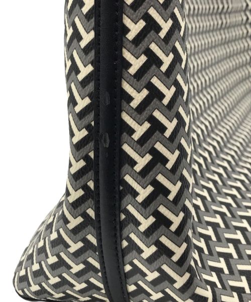 TORY BURCH（トリーバーチ）TORY BURCH (トリーバーチ) GEOロゴトートバッグ　64206 ホワイト×ブラックの古着・服飾アイテム