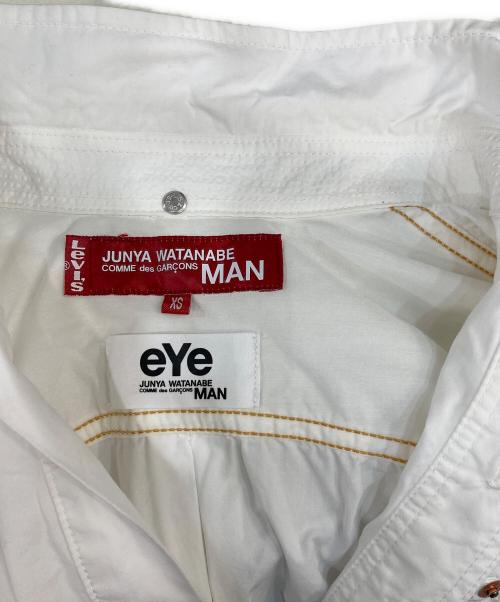 eYe COMME des GARCONS JUNYAWATANABE MAN（アイ コム デ ギャルソン ジュンヤ ワタナベ マン）eYe COMME des GARCONS JUNYAWATANABE MAN (アイ コム デ ギャルソン ジュンヤ ワタナベ マン) LEVI'S (リーバイス) 半袖シャツ　WC-B904 ホワイト サイズ:XSの古着・服飾アイテム