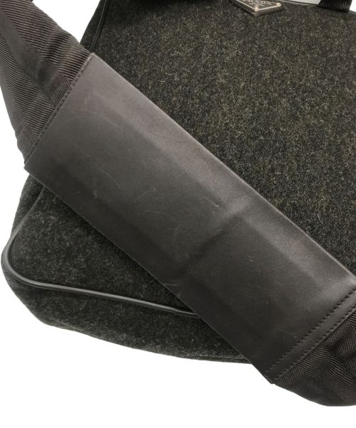 PRADA（プラダ）PRADA (プラダ) ウールショルダーバッグ　V316Y　103 グレーの古着・服飾アイテム