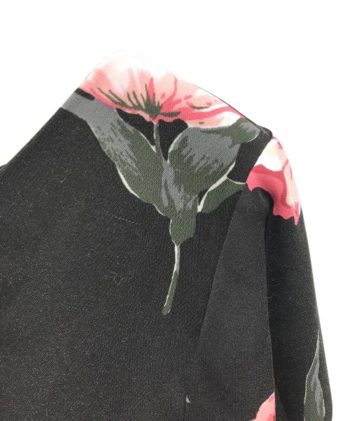 Pinky & Dianne（ピンキーアンドダイアン）Pinky & Dianne (ピンキーアンドダイアン) ローズフラワープリントバックマーメイドワンピース ブラック サイズ:38の古着・服飾アイテム