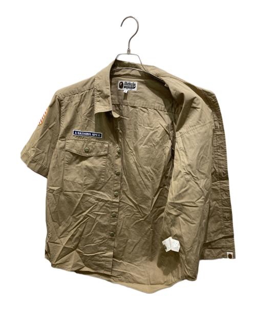 A BATHING APE（ア ベイシング エイプ）A BATHING APE (ア ベイシング エイプ) ワッペンシャツ　001SHA301018X ベージュ サイズ:Lの古着・服飾アイテム