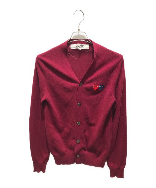 PLAY COMME des GARCONS（プレイコムデギャルソン）PLAY COMME des GARCONS (プレイ コムデギャルソン) ダブルハートワッペンVネックウールニットカーディガン　AZ-N058 ボルドー サイズ:Sの古着・服飾アイテム