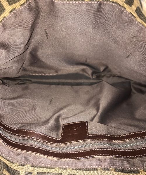 FENDI（フェンディ）FENDI (フェンディ) ズッカ柄ショルダーバッグ ブラウンの古着・服飾アイテム