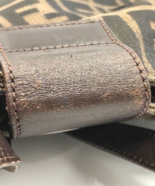 FENDI（フェンディ）FENDI (フェンディ) ズッカ柄ショルダーバッグ ブラウンの古着・服飾アイテム