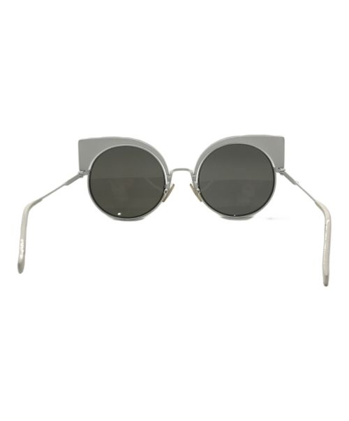 FENDI（フェンディ）FENDI (フェンディ) サングラス　FF 0177/S ホワイト サイズ:53□22の古着・服飾アイテム