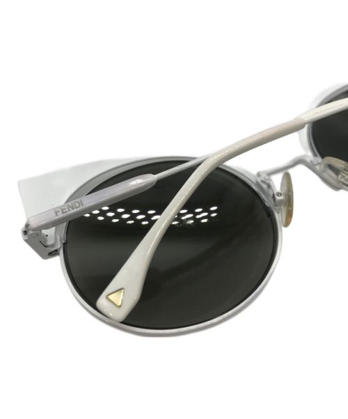 FENDI（フェンディ）FENDI (フェンディ) サングラス　FF 0177/S ホワイト サイズ:53□22の古着・服飾アイテム