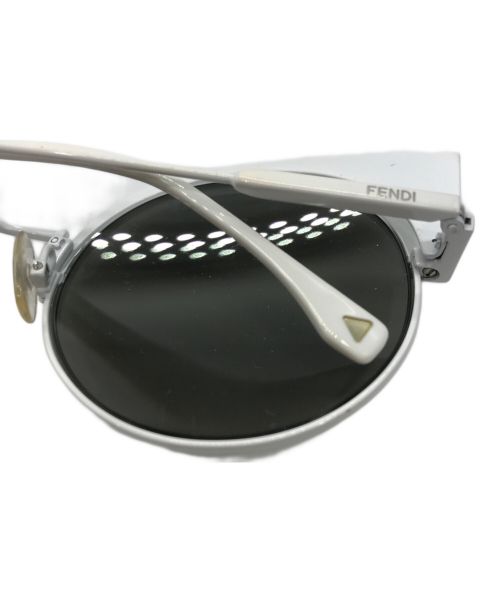 FENDI（フェンディ）FENDI (フェンディ) サングラス　FF 0177/S ホワイト サイズ:53□22の古着・服飾アイテム