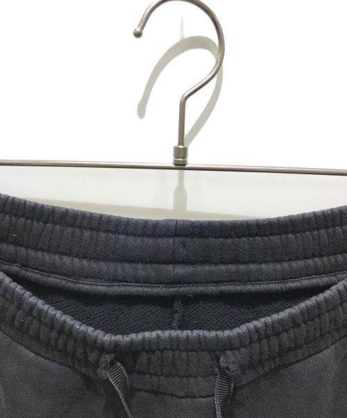 MONCLER（モンクレール）MONCLER (モンクレール) ロゴパッチ スウェットロングパンツ　F20938H70100 V8053 ブラック サイズ:Ｓの古着・服飾アイテム