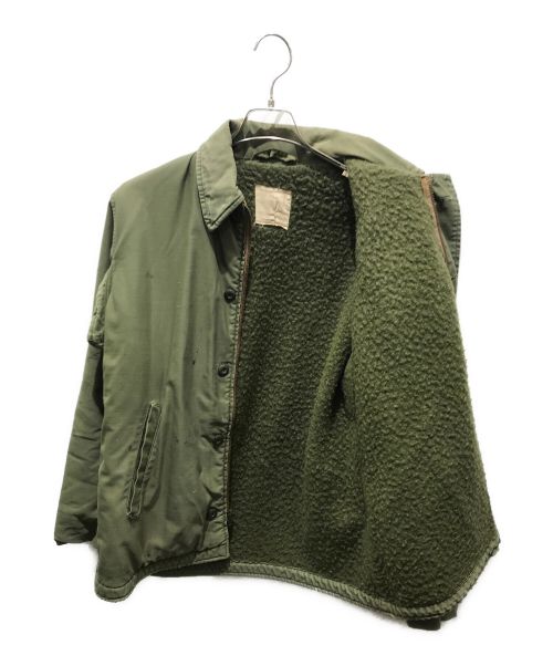 U'S NAVY（アメリカ海軍）U'S NAVY (ユーエスネイビー) A-2デッキジャケット　 80ｓ カーキ サイズ:記載無しの為実寸参照の古着・服飾アイテム