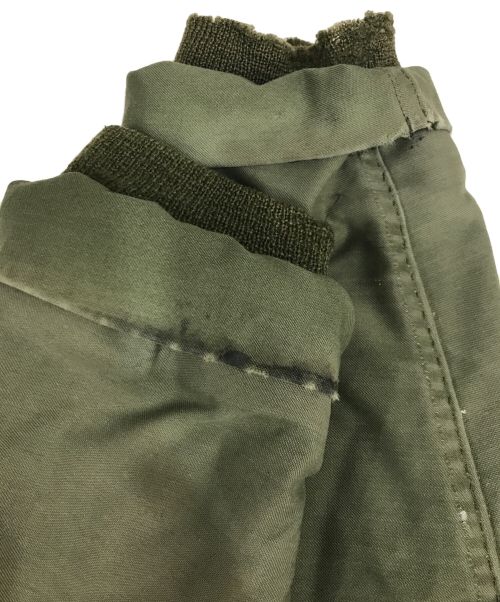 U'S NAVY（アメリカ海軍）U'S NAVY (ユーエスネイビー) A-2デッキジャケット　 80ｓ カーキ サイズ:記載無しの為実寸参照の古着・服飾アイテム