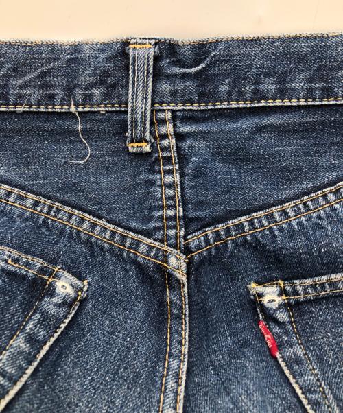 LEVI'S（リーバイス）LEVI'S (リーバイス) セルビッチデニムパンツ　501XX 革パッチ オフセット 隠しリベット 通常R BIGE インディゴ サイズ:下記参照の古着・服飾アイテム