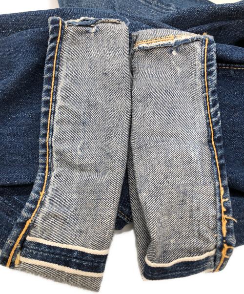 LEVI'S（リーバイス）LEVI'S (リーバイス) セルビッチデニムパンツ　501XX 革パッチ オフセット 隠しリベット 通常R BIGE インディゴ サイズ:下記参照の古着・服飾アイテム