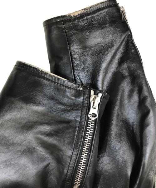 MM6 Maison Margiela（エムエムシックスメゾンマルジェラ）MM6 Maison Margiela (エムエムシックス メゾンマルジェラ) ハの字 5-ZIP LEATHER JACKET　S62AN0079　22AW イタリア製 ブラック サイズ:Lの古着・服飾アイテム