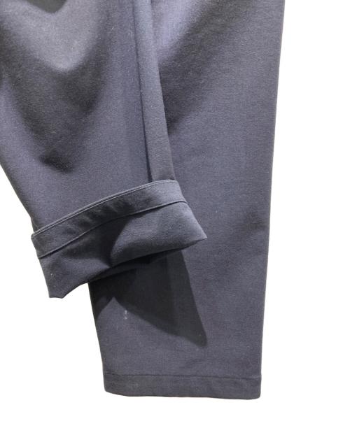 YAECA（ヤエカ）YAECA (ヤエカ) CONTEMPO スラックスパンツ　52655 ネイビー サイズ:Mの古着・服飾アイテム