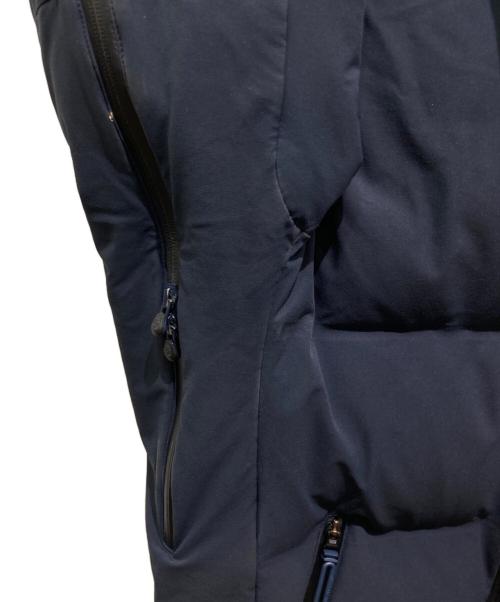 DESCENTE ALLTERRAIN（デザイント オルテライン）Descente ALLTERRAIN (デザイント オルテライン) 水沢ダウンジャケット ネイビー サイズ:Mの古着・服飾アイテム