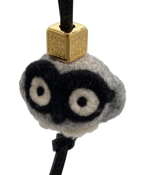 LOEWE（ロエベ）LOEWE (ロエベ) Owl charm in felt and calfskin グレーの古着・服飾アイテム