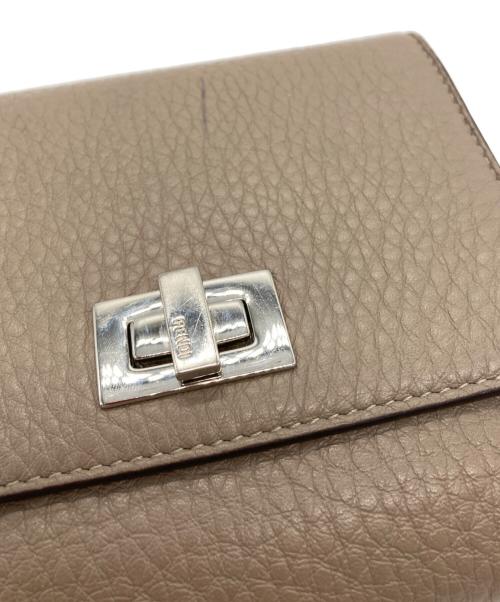 FENDI（フェンディ）FENDI (フェンディ) 2つ折り財布　PEEKABOO　8M0438-A91B ベージュの古着・服飾アイテム
