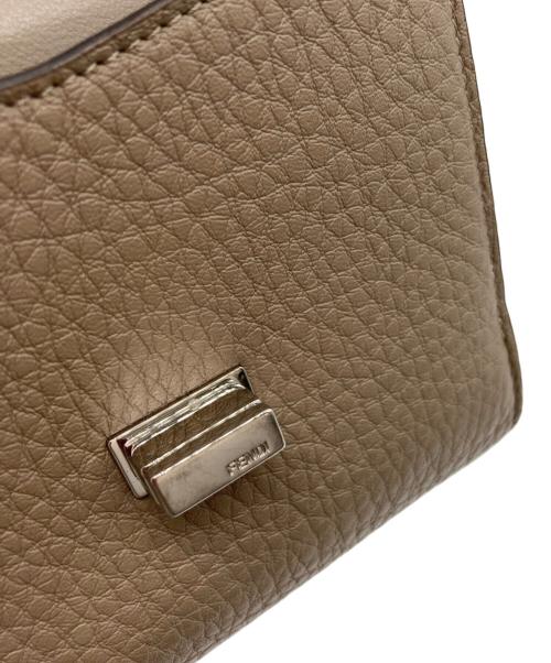 FENDI（フェンディ）FENDI (フェンディ) 2つ折り財布　PEEKABOO　8M0438-A91B ベージュの古着・服飾アイテム