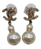 CHANELシャネル）の古着「パールロゴココマークピアス」｜ゴールド