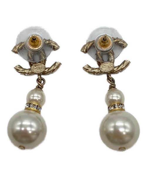 CHANEL（シャネル）CHANEL (シャネル) パールロゴココマークピアス ゴールドの古着・服飾アイテム