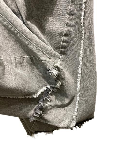 Knuth Marf（クヌースマーフ）knuth marf (クヌースマーフ) ベルテッドデニムパンツ グレー サイズ:XSの古着・服飾アイテム