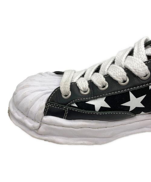 Maison MIHARA YASUHIRO（メゾン ミハラ ヤスヒロ）Maison MIHARA YASUHIRO (メゾン ミハラ ヤスヒロ) ATMOS (アトモス) ローカットスニーカー　C09FW710 ホワイト×ブラック サイズ:43の古着・服飾アイテム