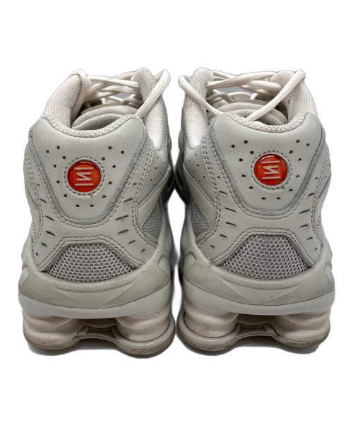 NIKE（ナイキ）NIKE (ナイキ) ショックス ライド2　HQ5412-072 Light Bone and Turf Orange サイズ:28.5の古着・服飾アイテム