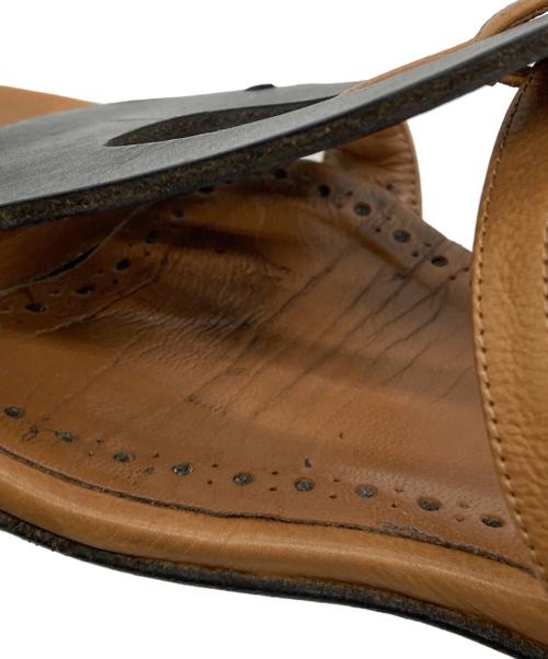 Manolo Blahnik（マノロブラニク）Manolo Blahnik (マノロブラニク) レザーフラットサンダル ブラウン サイズ:38 1/2の古着・服飾アイテム
