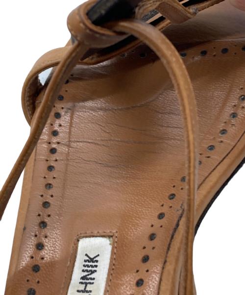 Manolo Blahnik（マノロブラニク）Manolo Blahnik (マノロブラニク) レザーフラットサンダル ブラウン サイズ:38 1/2の古着・服飾アイテム