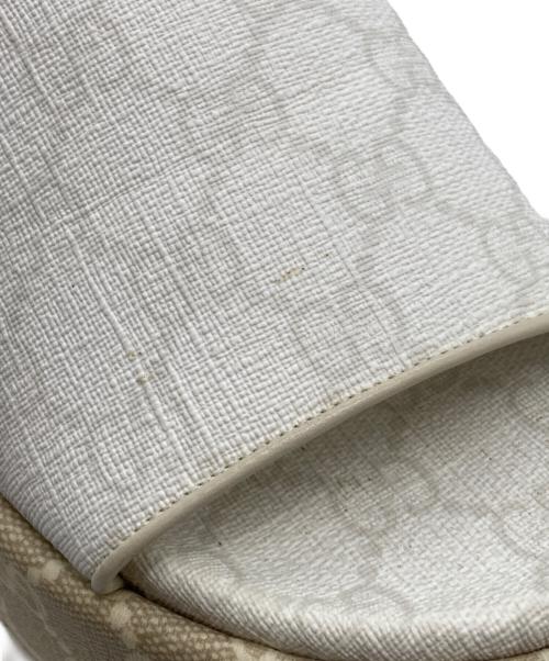 GUCCI（グッチ）GUCCI (グッチ) キャンバス×レザー サンダ　GGプラットフォーム　701153 ベージュ サイズ:35 1/2の古着・服飾アイテム