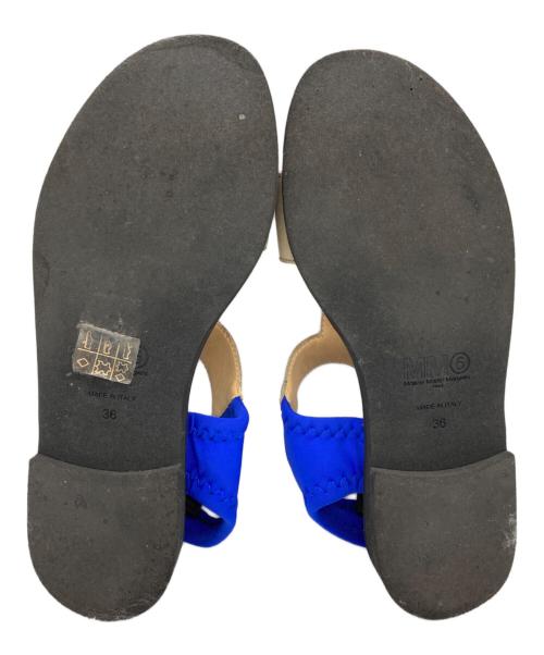 MM6 Maison Margiela（エムエムシックスメゾンマルジェラ）MM6 Maison Margiela (エムエムシックスメゾンマルジェラ) Tストラップオープントゥサンダル アイボリー×ブルー サイズ:36の古着・服飾アイテム