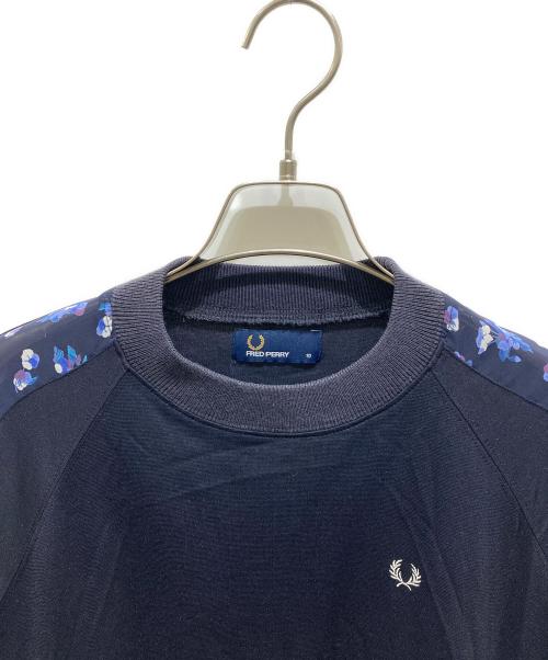 FRED PERRY（フレッドペリー）FRED PERRY (フレッドペリー) リバティプリントスウェット ネイビー サイズ:10の古着・服飾アイテム