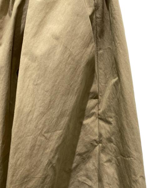 Plage（プラージュ）Plage (プラージュ) typewriter cropped スカート　24060922719230 ベージュ サイズ:36 未使用品の古着・服飾アイテム