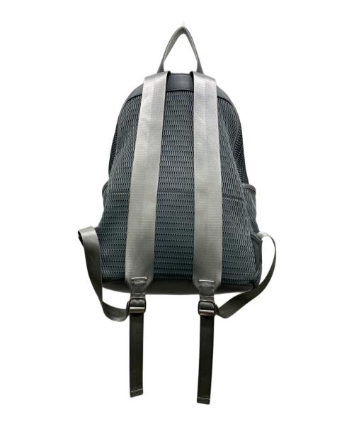 qbag paris（キューバッグ パリ）qbag paris (Qバッグ パリ) メッシュリュック グレーの古着・服飾アイテム