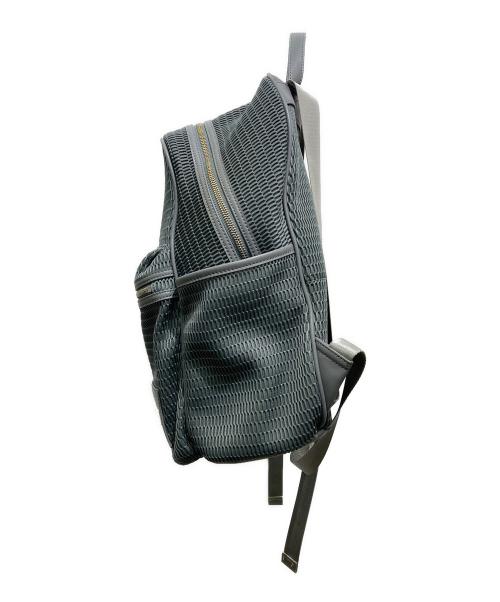 qbag paris（キューバッグ パリ）qbag paris (Qバッグ パリ) メッシュリュック グレーの古着・服飾アイテム