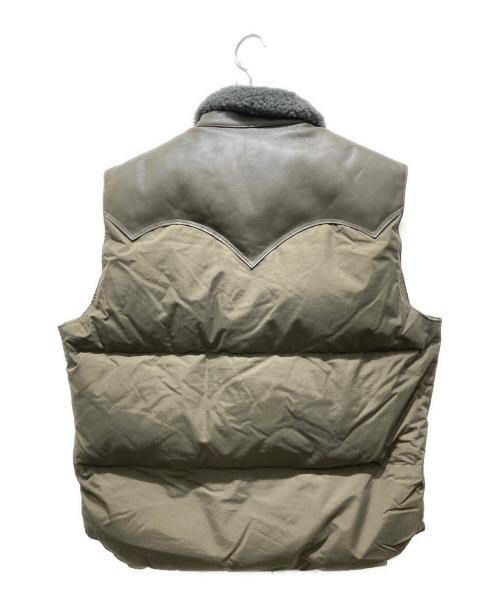 RockyMountainFeatherBed（ロッキーマウンテンフェザーベッド）RockyMountainFeatherBed (ロッキーマウンテンフェザーベッド) ダウンベスト　襟ボアレザーヨークナイロンダウンベスト オリーブ サイズ:46の古着・服飾アイテム