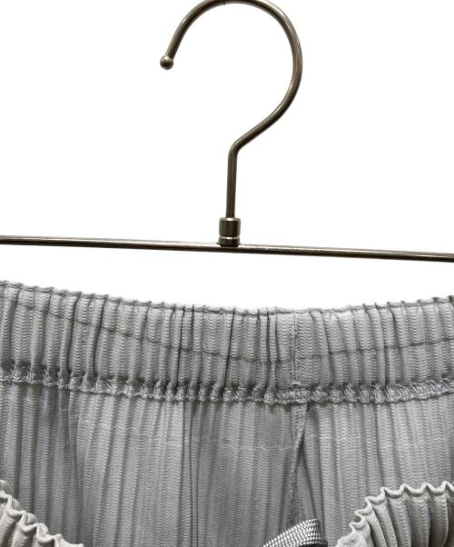 HOMME PLISSE ISSEY MIYAKE（オム プリッセ イッセイ ミヤケ）HOMME PLISSE ISSEY MIYAKE (オム プリッセ イッセイ ミヤケ) プリーツパンツ グレー サイズ:2の古着・服飾アイテム