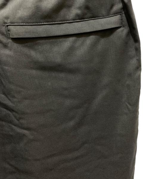 MARKAWARE（マーカウェア）MARKAWARE (マーカウェア) 2/80 ORGANIC WOOL TYPEWRITER EASY ARMY TROUSERS グリーン サイズ:Mの古着・服飾アイテム