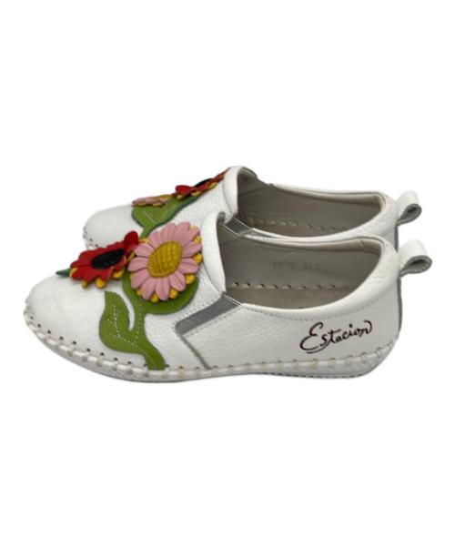 estacion（エスタシオ）estacion (エスタシオ) フラワーモチーフスリッポン ホワイト サイズ:23.5の古着・服飾アイテム