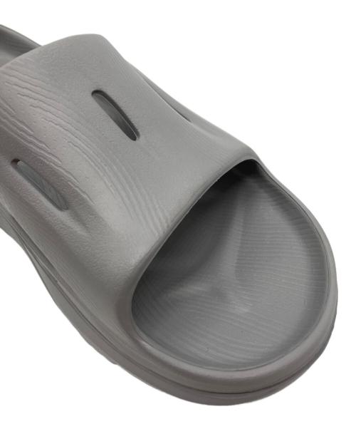 HOKAONEONE（ホカオネオネ）HOKAONEONE (ホカオネオネ) ORA RECOVERY SLIDE 3 グレー サイズ:M9の古着・服飾アイテム