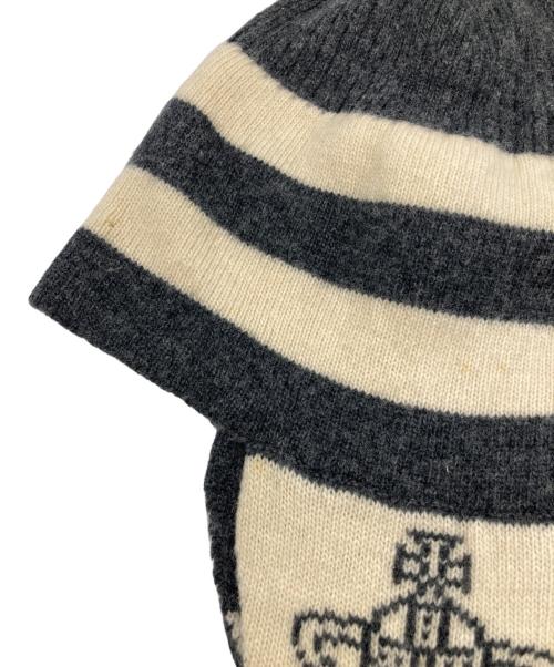 Vivienne Westwood（ヴィヴィアンウエストウッド）Vivienne Westwood (ヴィヴィアンウエストウッド) 耳当て付きニット帽 アイボリー×グレーの古着・服飾アイテム