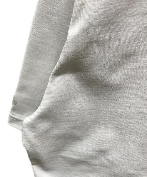 DESCENTE（デサント）DESCENTE (デサント) グラフィックTシャツ ベージュの古着・服飾アイテム